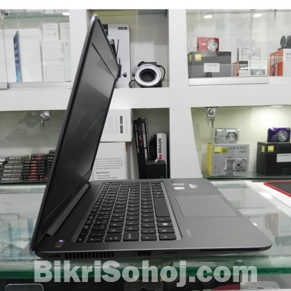 hp folio elitebook 1040 G3 8GB RAM 256 SSD